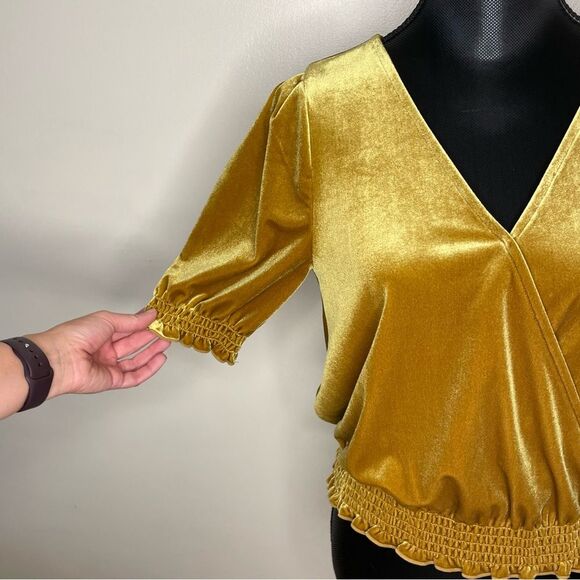 Madewell Smocked Crossover Top Velvet Shirt Blouse Egyptian Gold New Size Small - Picture 6 of 12